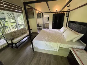 Riverbend Retreat Near Sinharaja Forest Reserve