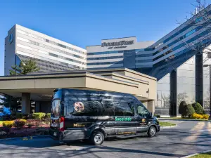 DoubleTree by Hilton Hotel Newark Airport