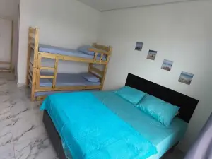 JK 비치 클럽 바, 포우사다