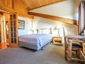 The Boulder Creek Lodge