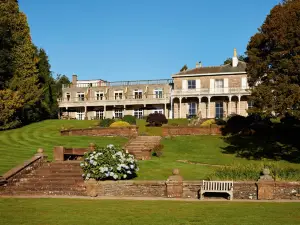 Macdonald Leeming House