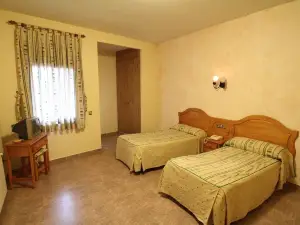 Hostal Restaurante Cuatro Caminos