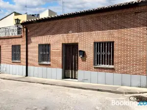 3 Bedrooms House with Furnished Terrace at Madrigal de las Altas Torres