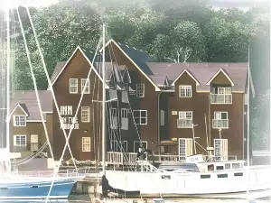 Inn on the Harbour and Telegraph House