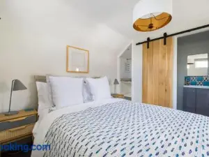 Lavender Folly - Cosy Accommodation Alresford