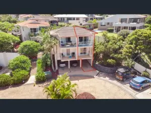 Casa Tropicana Villa with Ocean Views - Steps from Beach Surfs Up!