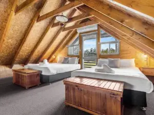 Madigan Cottages - the Barn Pet Friendly