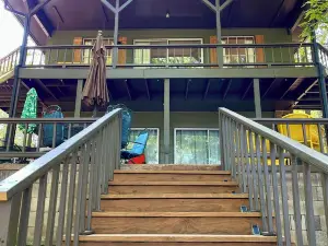 *HOT TUB*WATERFRONT* KAYAKS* PRIVATE DOCK* POOL TABLE* DEER CROSSING* FIREPLACE*