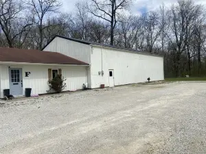 Couples' Hideaway - Relaxing barndominium with hammock, firepit, & covered patio