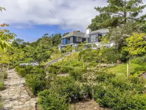 Fox Hill House - Quintessential Country Escape with Modern Twist