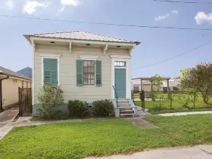 4 bedroom with Swimming Pool,  NEAR FRENCH QUARTER-