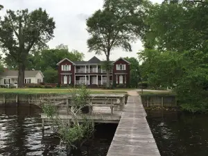 Fully Furnished Upstairs, Equipped Kitchen, Private Pier, Generac Generator