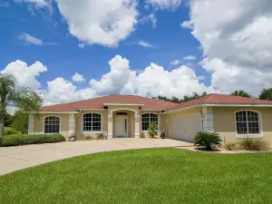 Spacious Modern Pool Home, Family & Golf Trips - 4727 4 Bedroom Home by RedAwning
