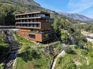 Uji I Ftohte Hotel