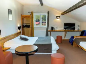 Logis Hotel Restaurant Auberge les Rives de l'Arzon