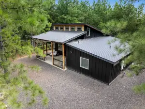 Whispering Retreat Sleeps 4