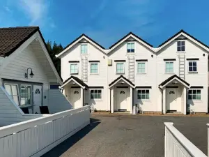 6 person holiday home in Austrheim