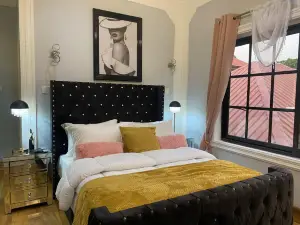 5 Start luxury rooms with presidential Comfort well equipped