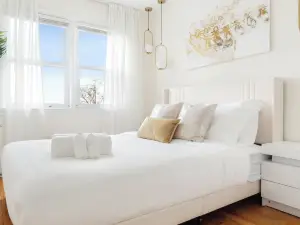 Luxury NYC Home with Free Parking for 12