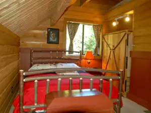 Mt. Baker Rim Cabin #44 - A Cozy Rustic Cabin with Modern Charm