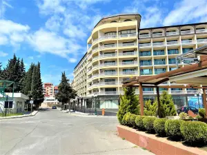 Menada Miramar Palace Apartments