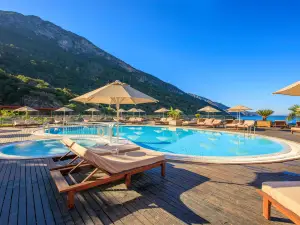 Manaspark Deluxe Hotel