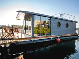 Houseboat- Dom na Wodzie z sauną I możliwością pływania