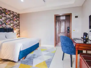 White stones hotel
