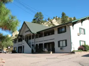 Coyote Motel West