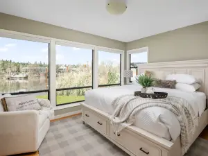 Incredible River Views and Backyard Oasis - Stunning Retreat