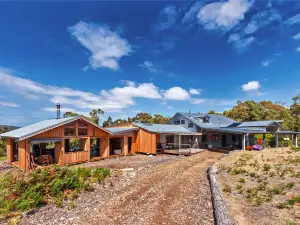 Bruny Island Lodge