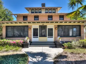 Adora Inn