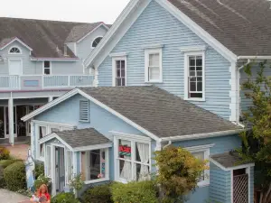 BytheSea Inn