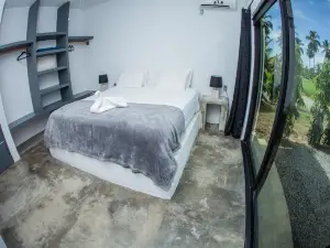 Show Pony Beach Resort