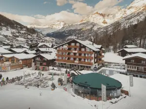 Hotel the Larix Ski-in Ski-Out