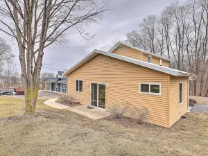 บ้านพักตากอากาศที่น่ารักใกล้ทะเลสาบเซเนกาในฟิงเกอร์เลคส์