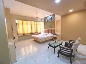 วิทส์ซีเล็คแกรนด์อินน์, รัตนคีรี