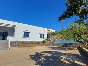 roots_55lb villa in Jadra chouf /private pool