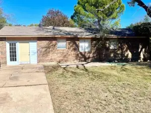New! Fun just 20 min from Dallas 3-BRM Home
