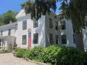 Riverwind Inn Bed and Breakfast