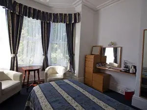 Evans Hotel