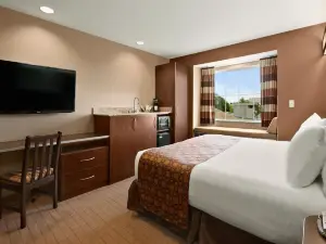 Microtel Inn & Suites by Wyndham Wheeling at the Highlands