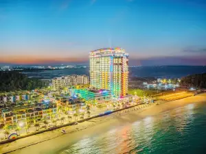 Chill Out Sea Apartment in Flamingo Hai Tien