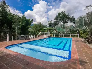 Finca Turística Peñoles cerca a charcos y cascadas
