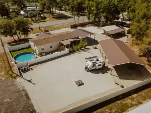 Bamboo Paradise -with pool. Sleeps 10