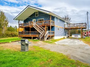 Bear Cub Charming 2-bedroom apartment near Sugarloaf on Snowmobile/ATV trails