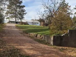 Lake Front 3 Bedroom cabin with FREE use of pontoon.