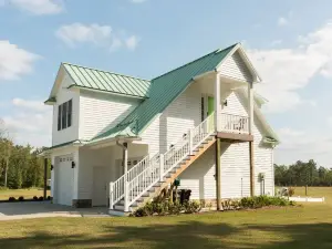 Wallace Meadows Farm Guest House. New, Modern and Comfortable. 2 BR/2 BA