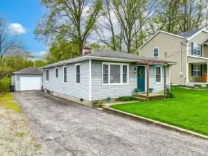 THE SANDPIPER COTTAGE at Lake Milton State Park "3 DOORS FROM THE SHORE"HOT TUB