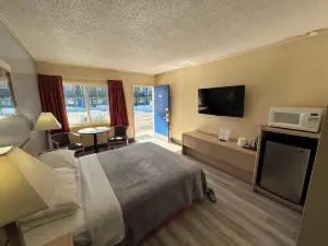 Pine Needles Inn